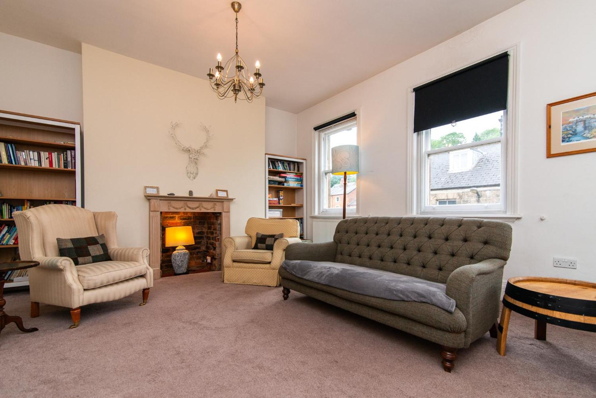 Spacious Retreat With River Views Near Peak District Matlock  Exterior foto